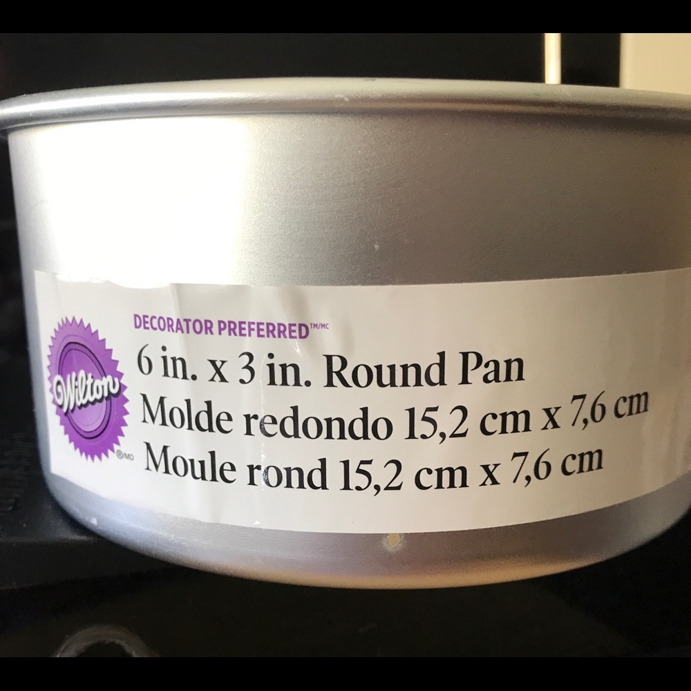 NEW cake pan - Picture 2 of 3